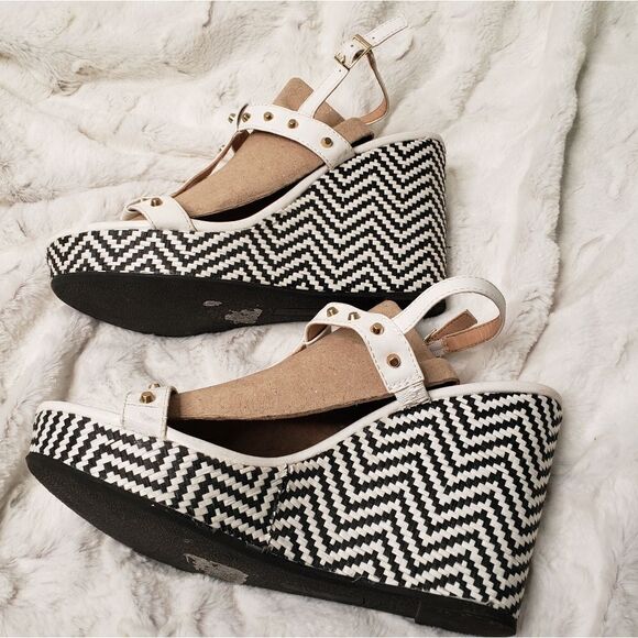 Montigo Bay  Wedges - Picture 5 of 9